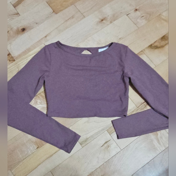 Lazuli Label cropped open back long sleeve - Picture 6 of 6